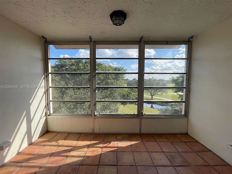 9471 Evergreen Pl #401 — Photo 8