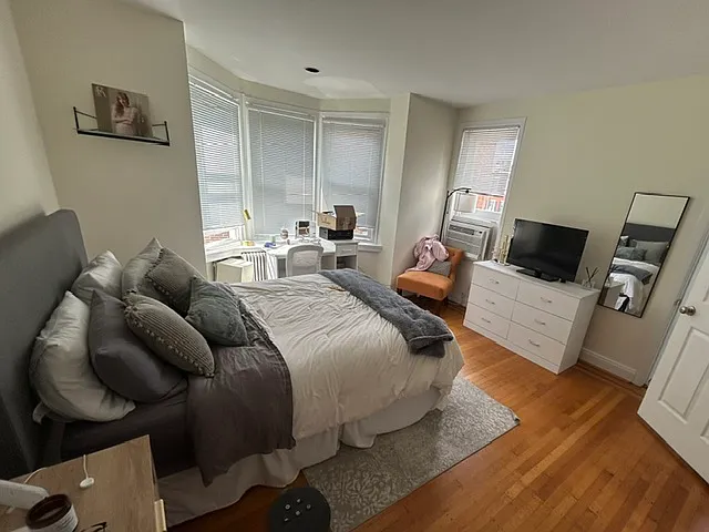 1834 Pine St #3R — Photo 9