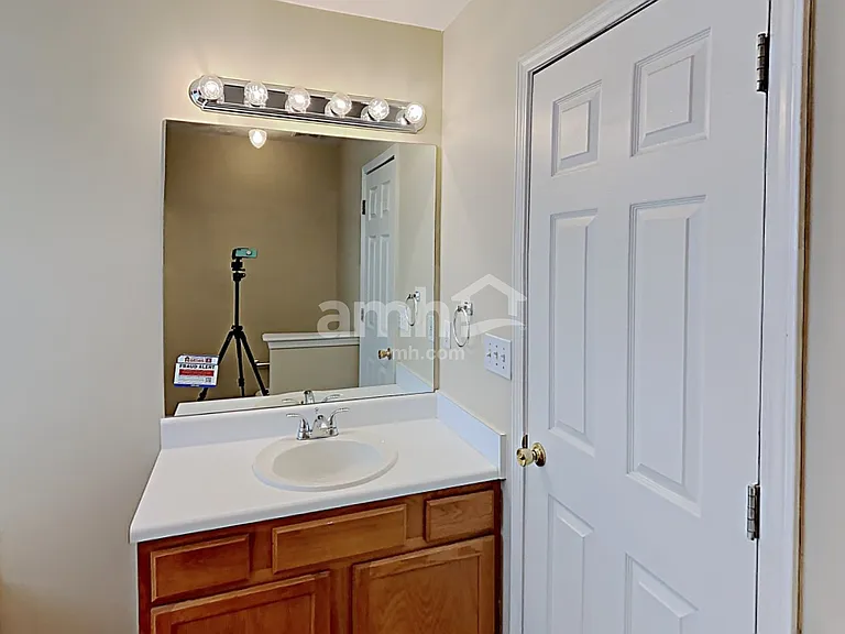 4865 Lake Park Ln — Photo 13