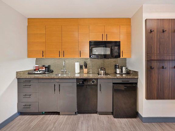4th image of 50 Hillside Dr #226