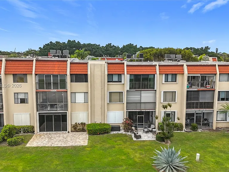 4545 Luxemburg Ct #103 — Photo 38