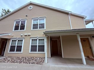402 Cedar Run, Rensselaer, NY 12144