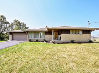 335 Longwood Dr, Irwin, PA 15642