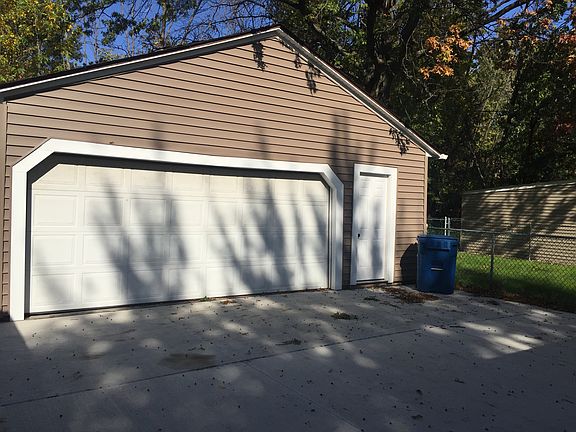 2nd image of 4309 Belle Ave