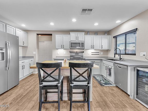 5th image of 43210 W MARICOPA Avenue