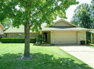 6929 S Oswego Ave, Tulsa, OK 74136