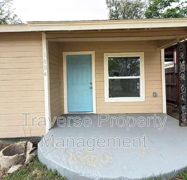 1804 Andrew Ave — Photo 4