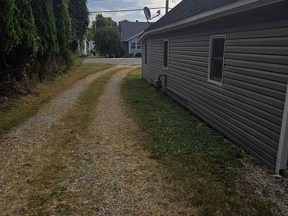 2nd image of 170 N Main St