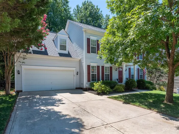 12107 Autumn Winds Ln, Pineville, NC 28134