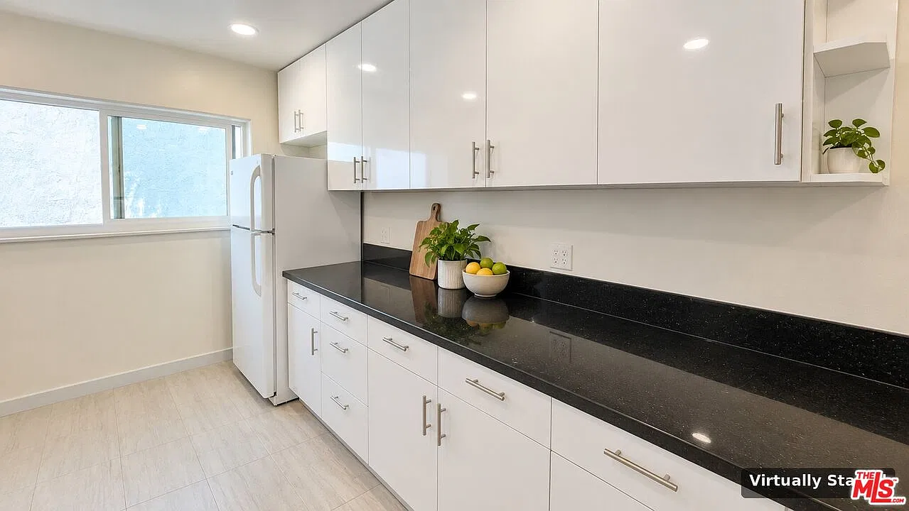 2 bed, 1.0 bath, 850 sqft, $2,799 — Photo 4