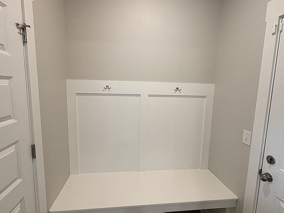 5th image of 5041 Percival Dr