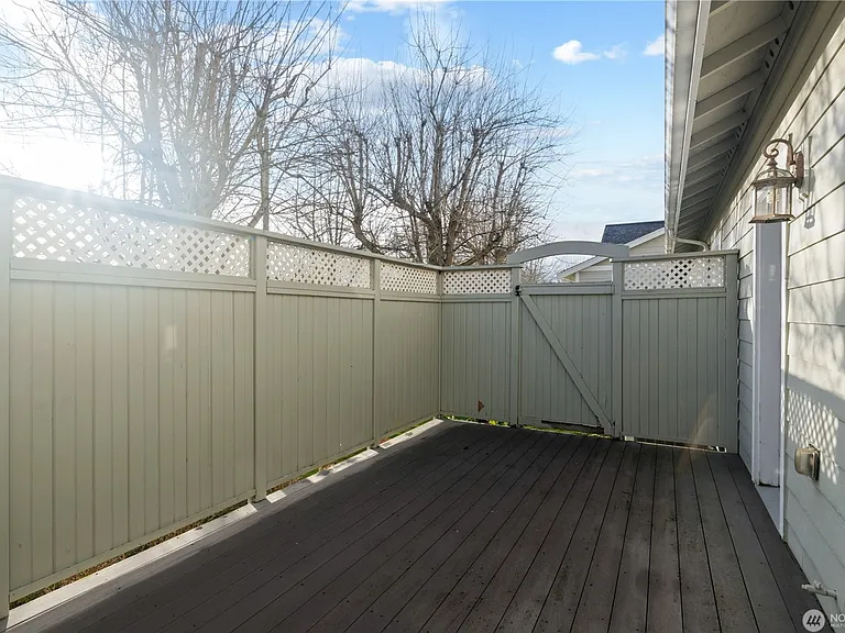 Back deck that's fully fenced and therefore private