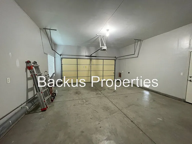 10 Elizabeth Cir — Photo 22