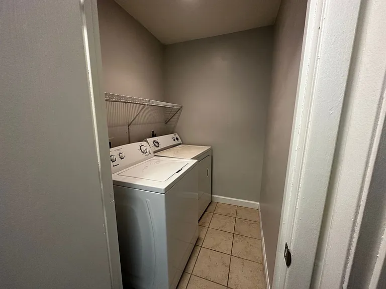 Coventry Court West Apartments — Photo 106