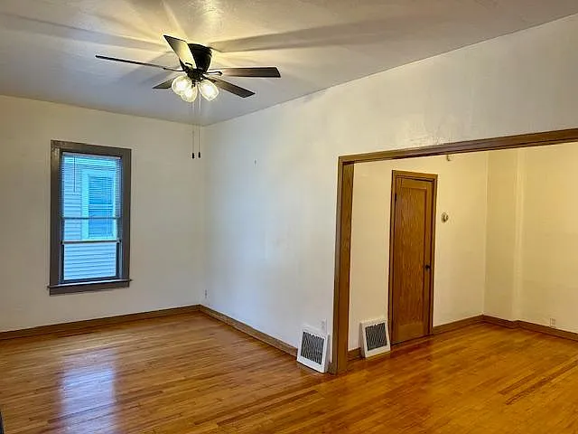 2 bed, 1100 sqft, $1,100 — Photo 3