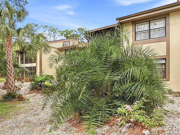 5th image of 130 WOODLAKE WYNDE #130