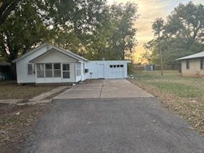 406 SW 6th St, Lindsay, OK, 73052