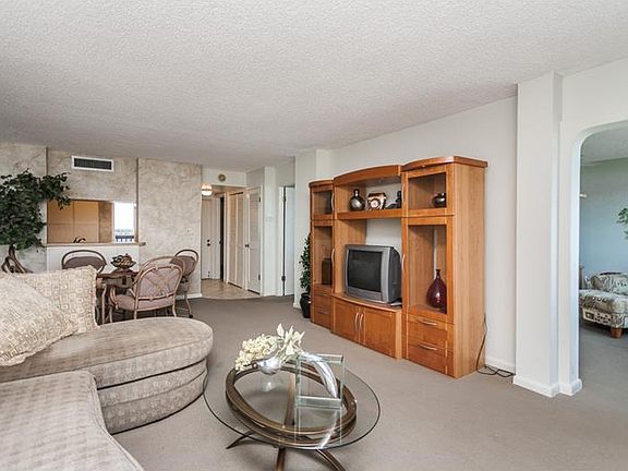 4th image of 2616 Cove Cay Dr Unit 906