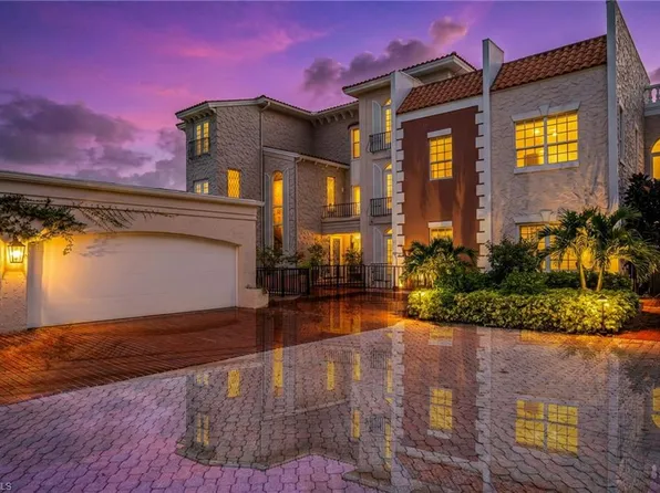 4000 Gulf Shore BLVD N #3300, NAPLES, FL 34103