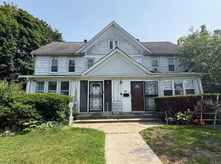 91 W Lincoln Pl, Freeport, NY 11520