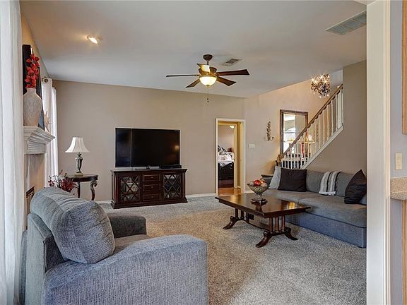 4th image of 1206 Wicklow Ln