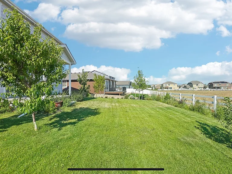 1511 Lake Vista Way — Photo 35
