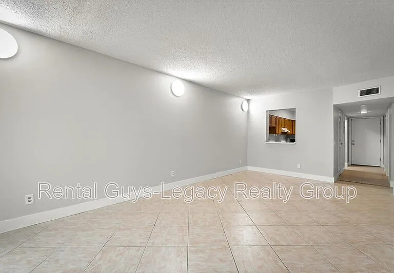 601 1st St S #2H — Photo 8
