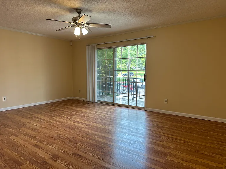 452 Chapel Ridge Dr #H — Photo 6