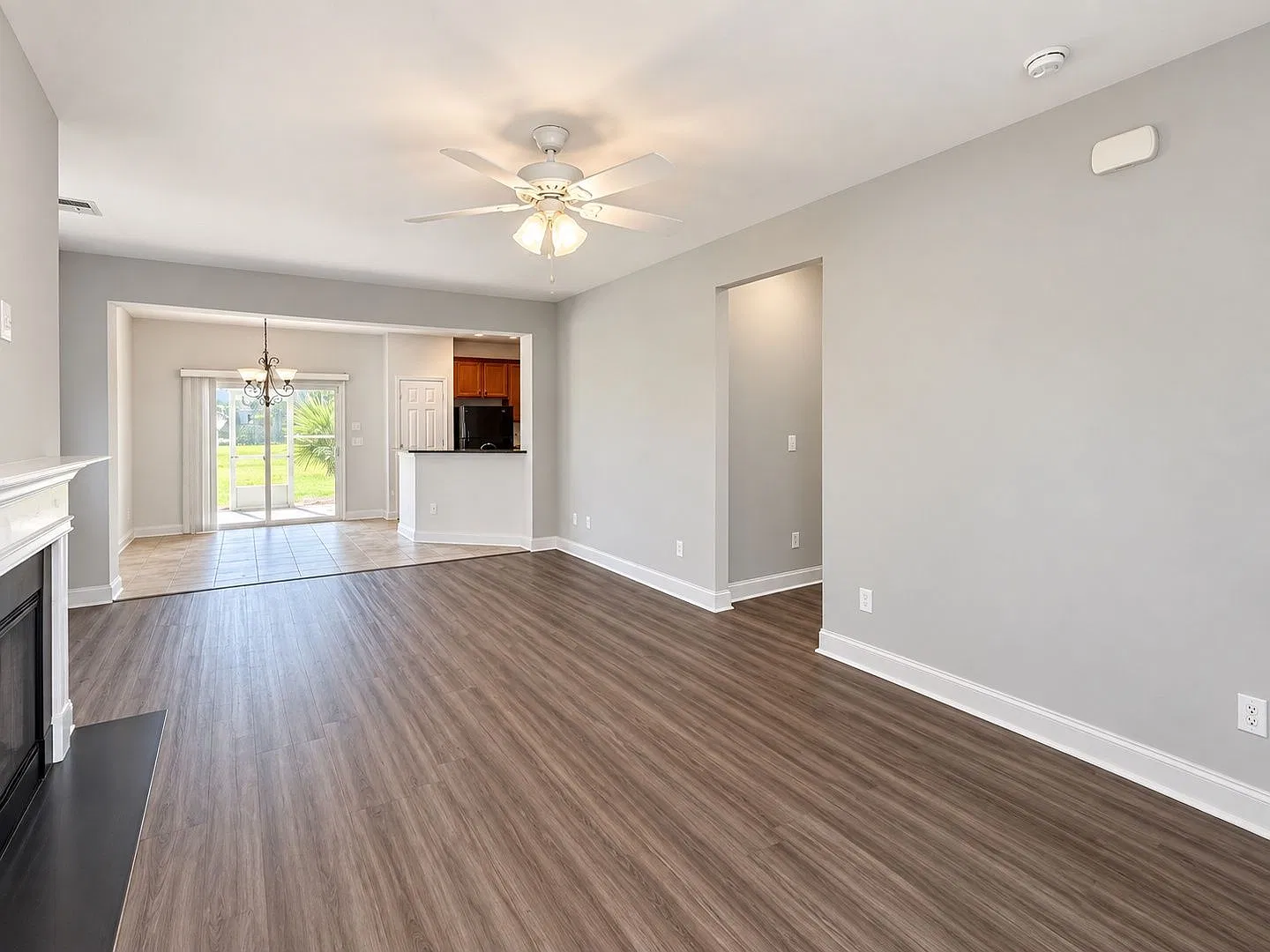 3 bed, 2.0 bath, 1503 sqft, $2,500 — Photo 3
