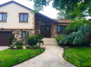 31 Valdemar Ave, Staten Island, NY 10309
