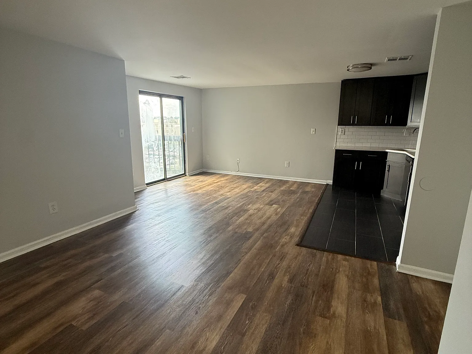 228 River St — Photo 3