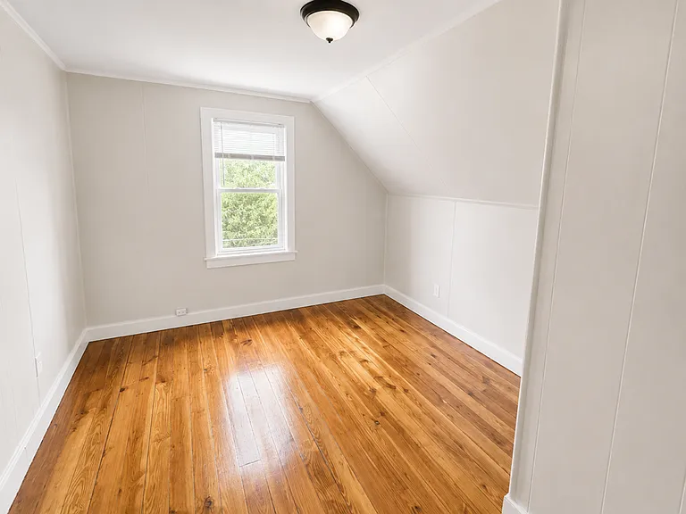 140 Furnace St — Photo 3