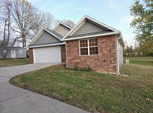 403 Holman Rd, Cassville, MO 65625