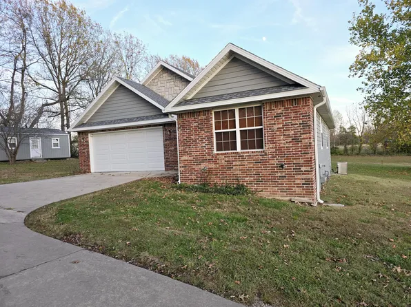 403 Holman Road, Cassville, MO 65625