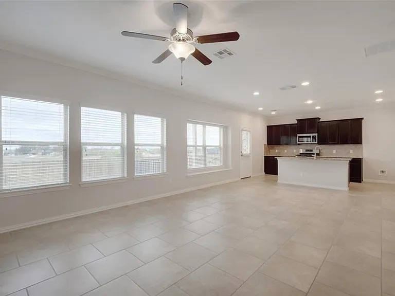 528 Rancho Verde Dr — Photo 1