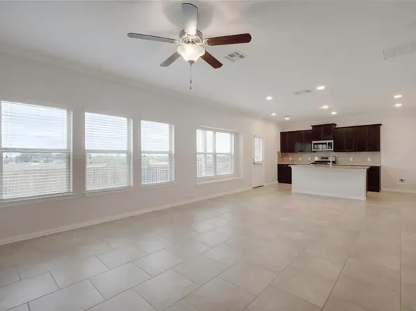 528 Rancho Verde Dr, Leander, TX 78641