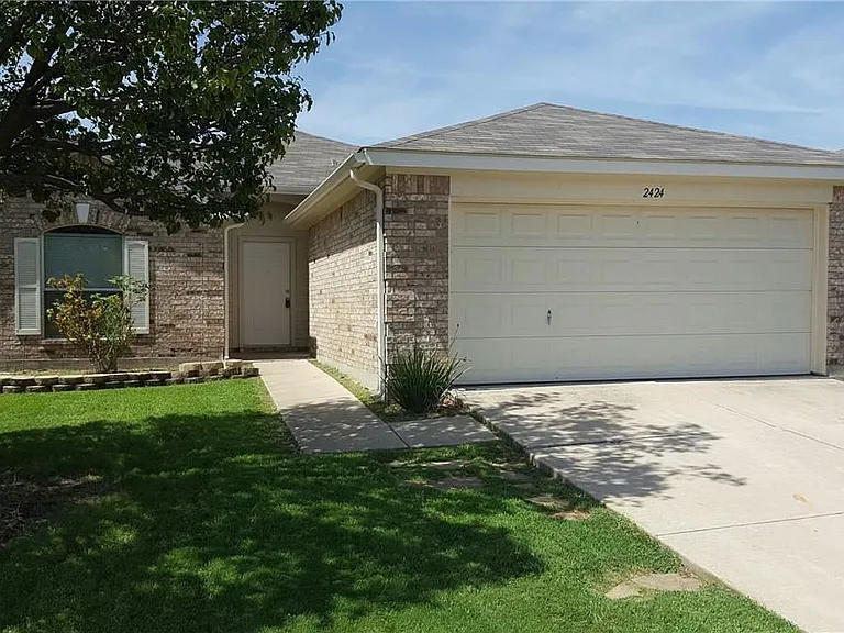 2424 Rolling Ridge Dr — Photo 6