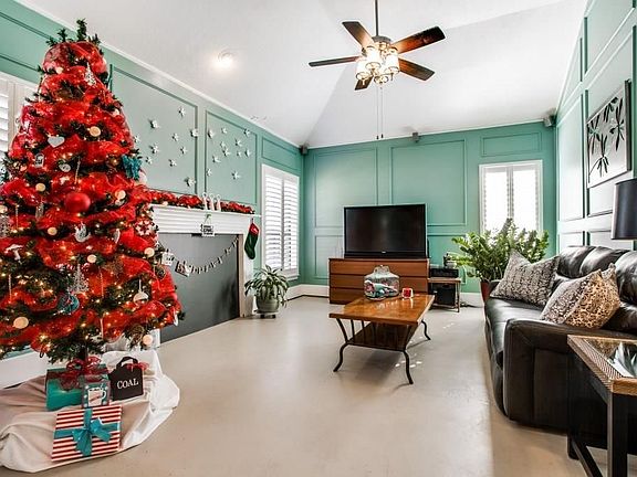 4th image of 3009 Presidio Cir