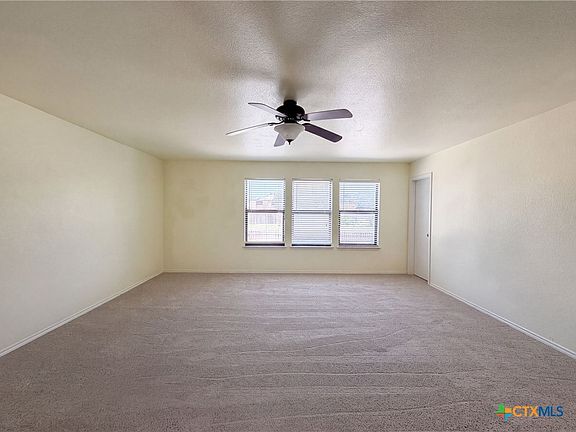4th image of 322 Fallen Leaf Ln
