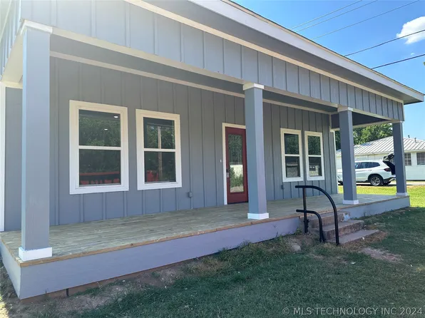 106 S Collins St, Colbert, OK 74733
