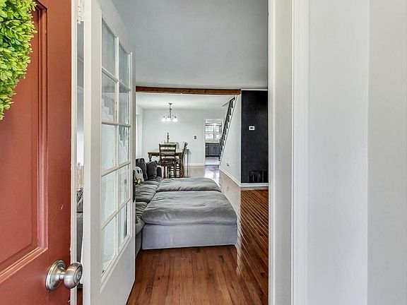 5th image of 932 Hollywood Ave