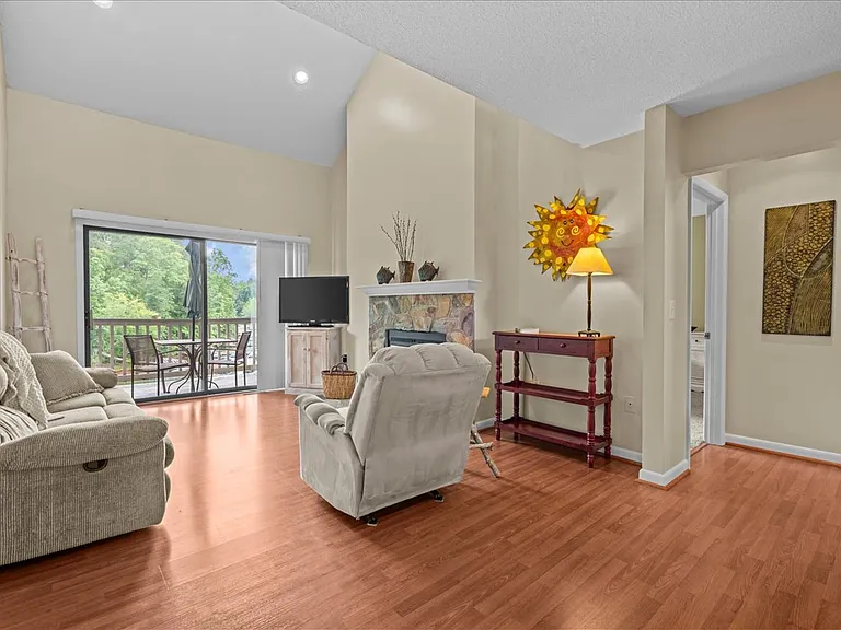 701 Loran Pointe Cir — Photo 21