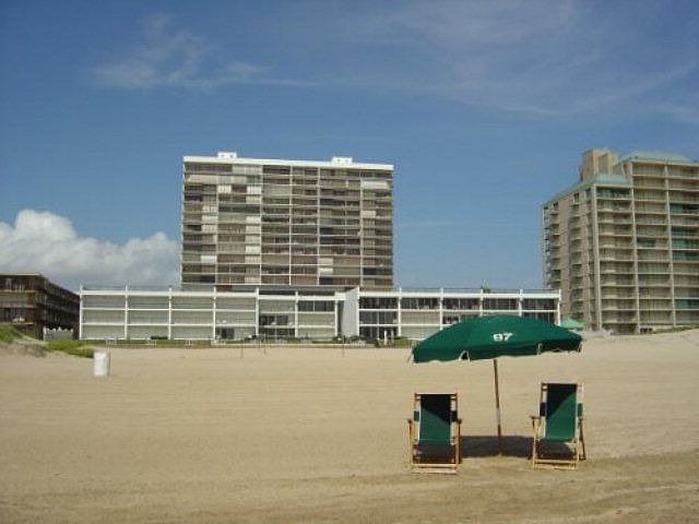 1st image of 708 Padre Blvd #806