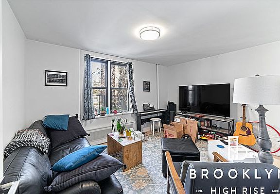 4th image of 111 Woodruff Ave APT 3B