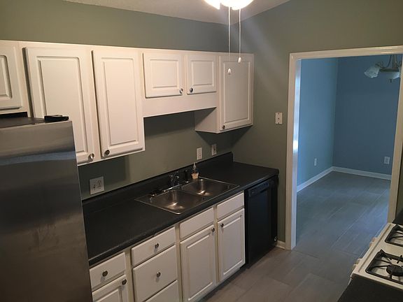 5th image of 104 Sunshine Ln Unit B