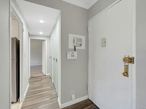 2nd image of 240 Garth Road #2G2