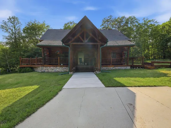 18583 Unger Ln, Grand Rapids, MN 55744