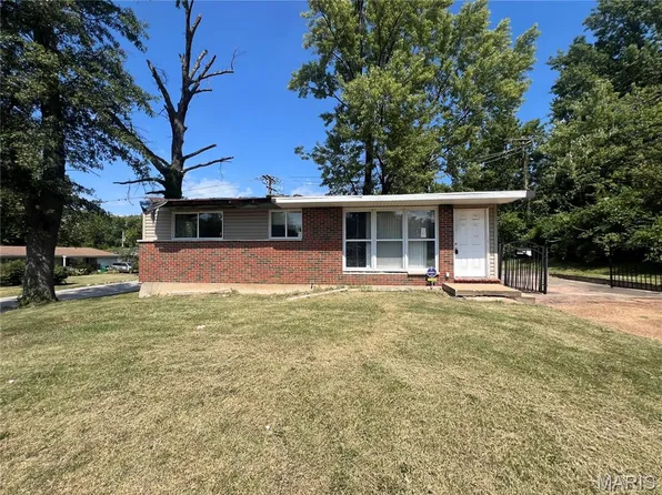 2241 Empress Dr, Saint Louis, MO 63136