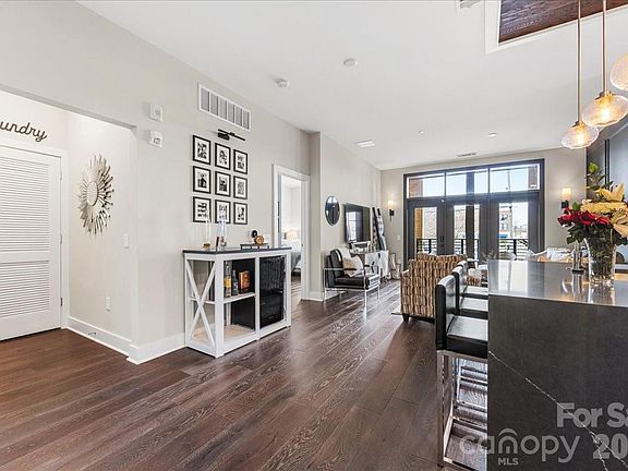 5th image of 2401 Euclid Ave Unit 113