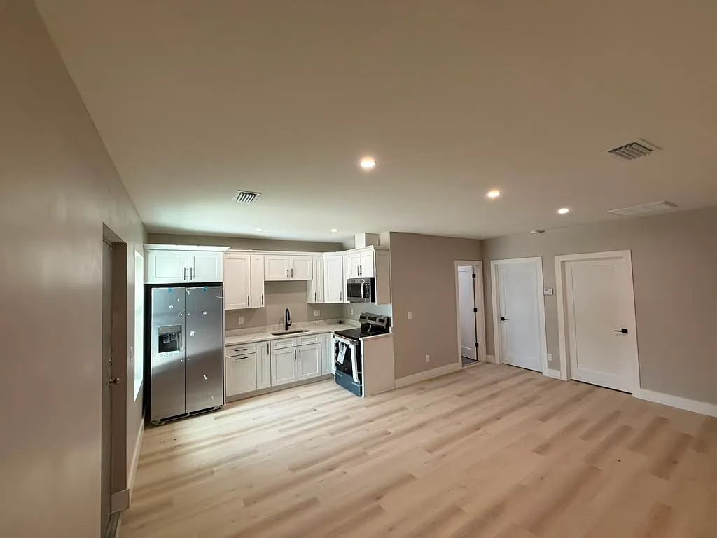 2 bed, 750 sqft, $1,750 — Photo 4
